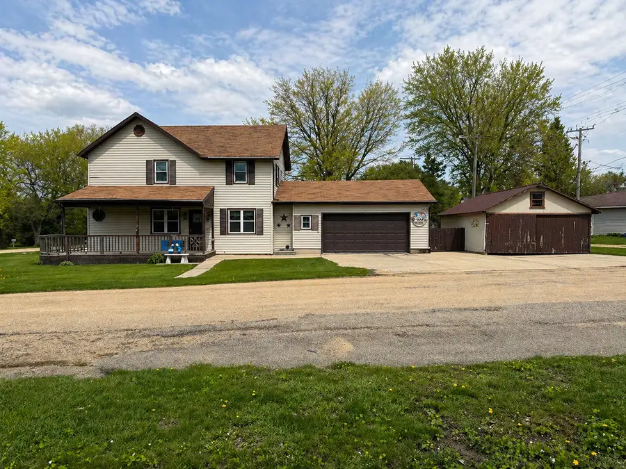317 S Walnut Street, Shannon, IL 61078 - #2