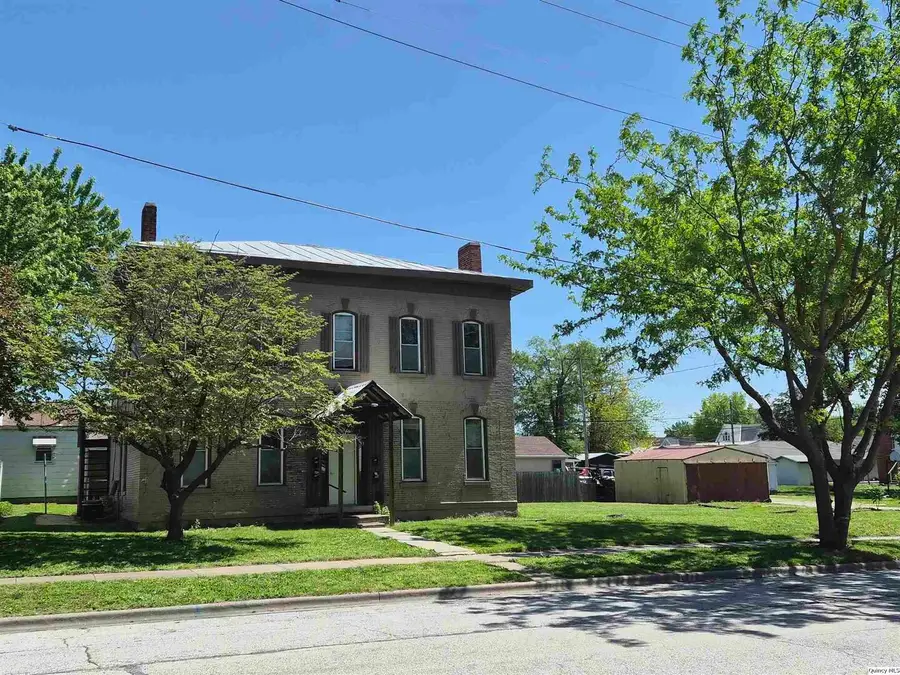 609-611 S 10th St, Quincy, IL 62301 - #3