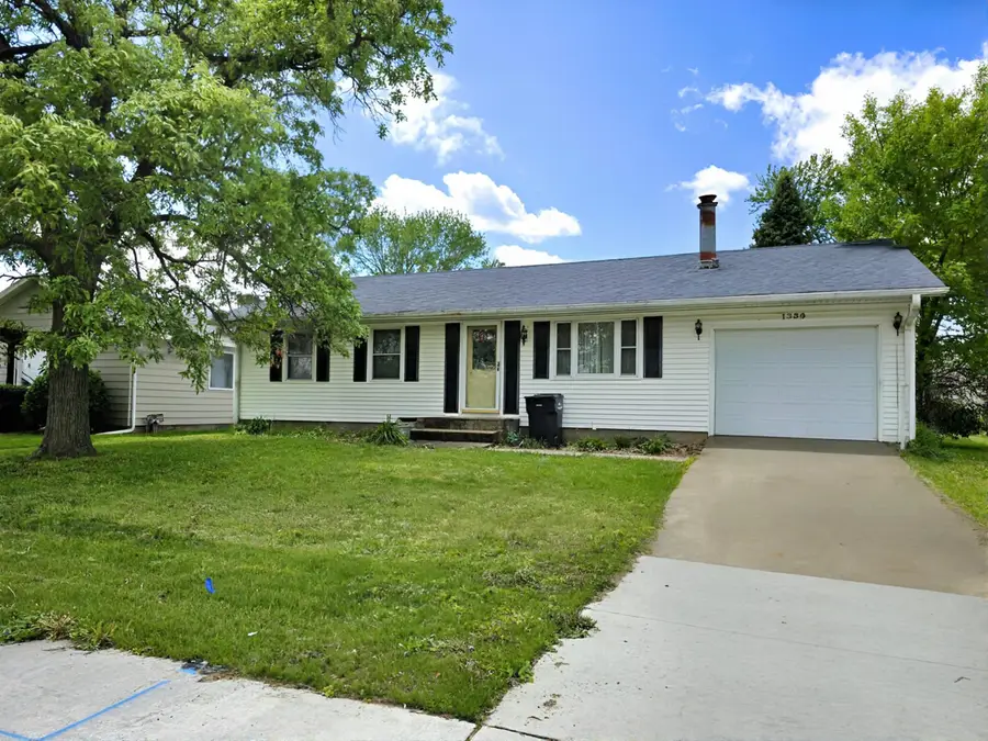 1350 Springdale Drive, Clinton, IA 52732 - #2