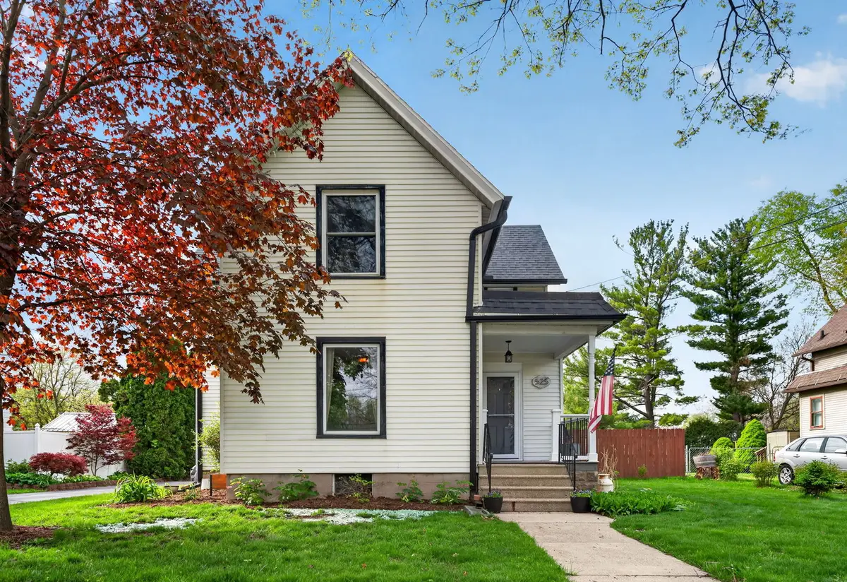 525 W Hurlbut Avenue, Belvidere, IL 61008 - #1