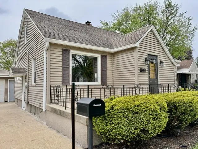 325 W 3rd Street, Spring Valley, IL 61362 - #1