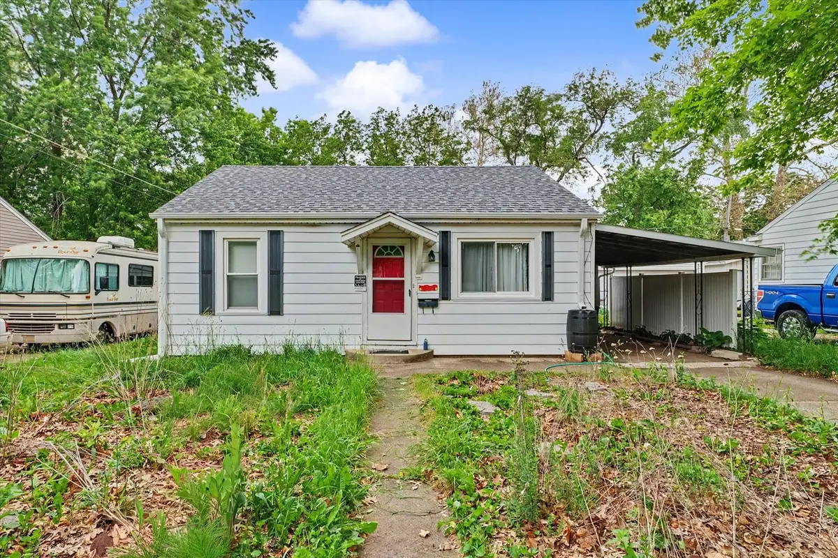 1116 W Columbia Avenue, Champaign, IL 61821 - #1