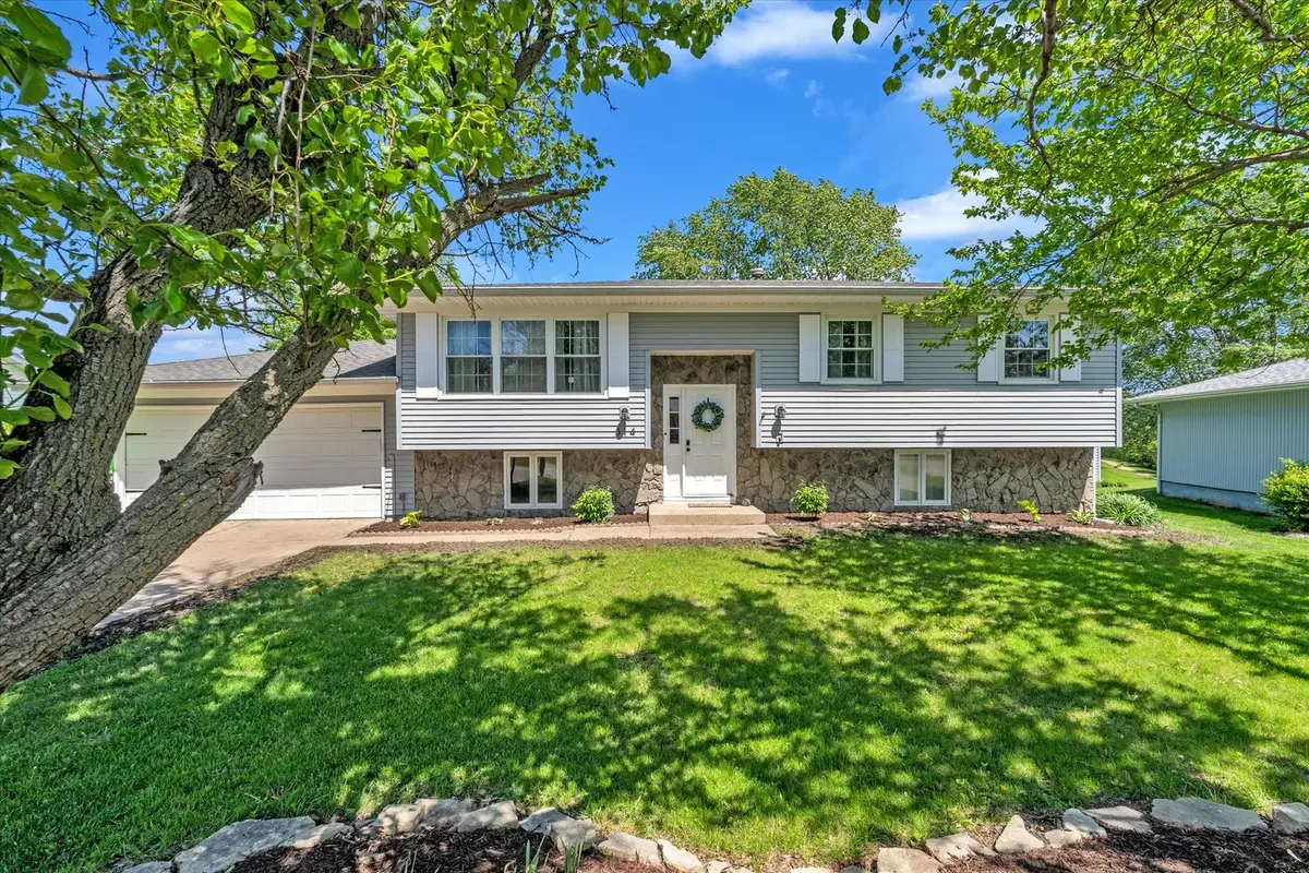 314 Crest Road, Eldridge, IA 52748 - #1