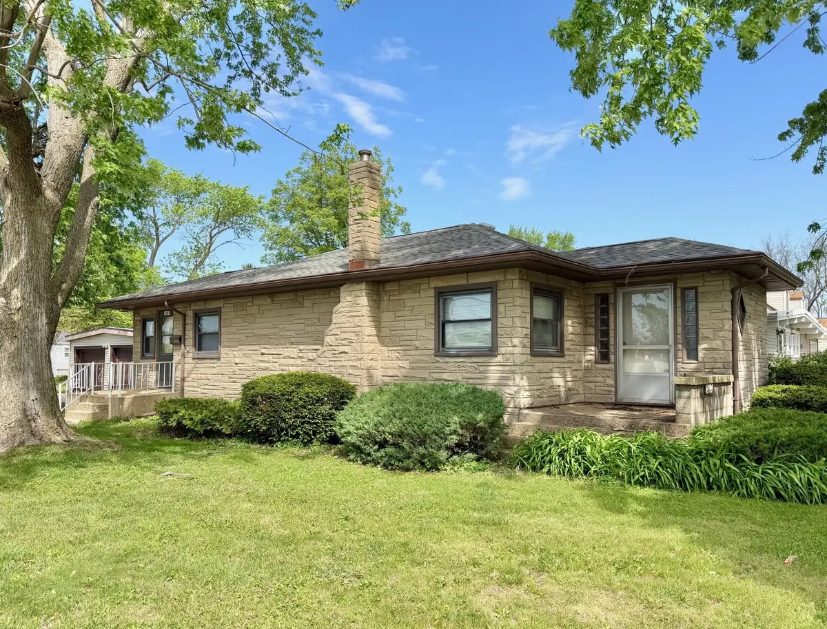 1404 Plain Street, Peru, IL 61354 - #1