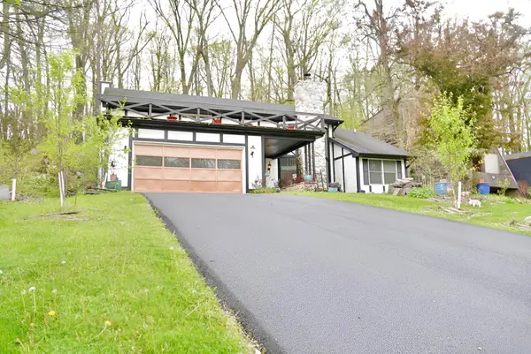456 Roxbury Road, Valparaiso, IN 46385