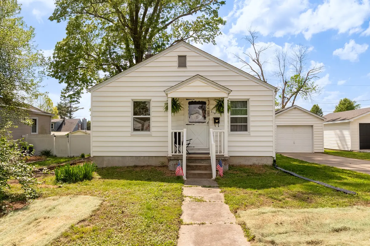 318 S 3rd Street, Marion, IL 62959 - #1