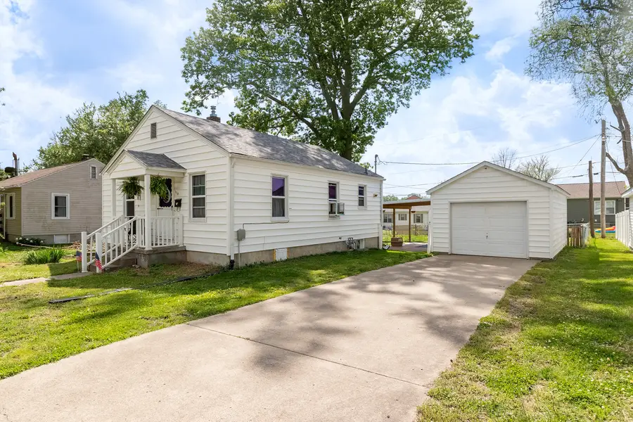 318 S 3rd Street, Marion, IL 62959 - #3