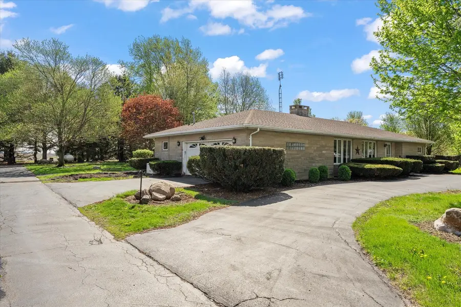 2501 N 4100 East Road, Bellflower, IL 62174 - #2