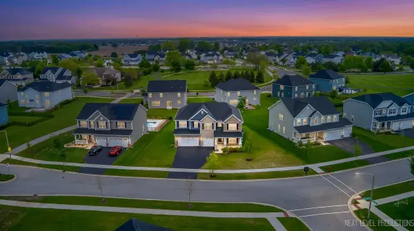 12513 S Willowgate Lane, Plainfield, IL 60585