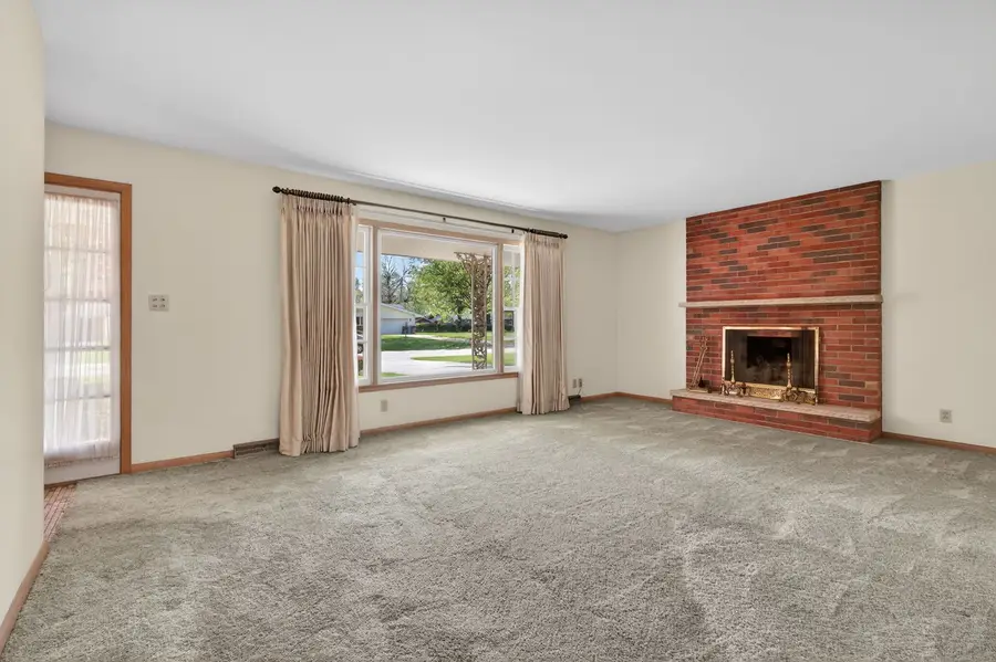 2275 Garden Road, Aurora, IL 60506 - #3