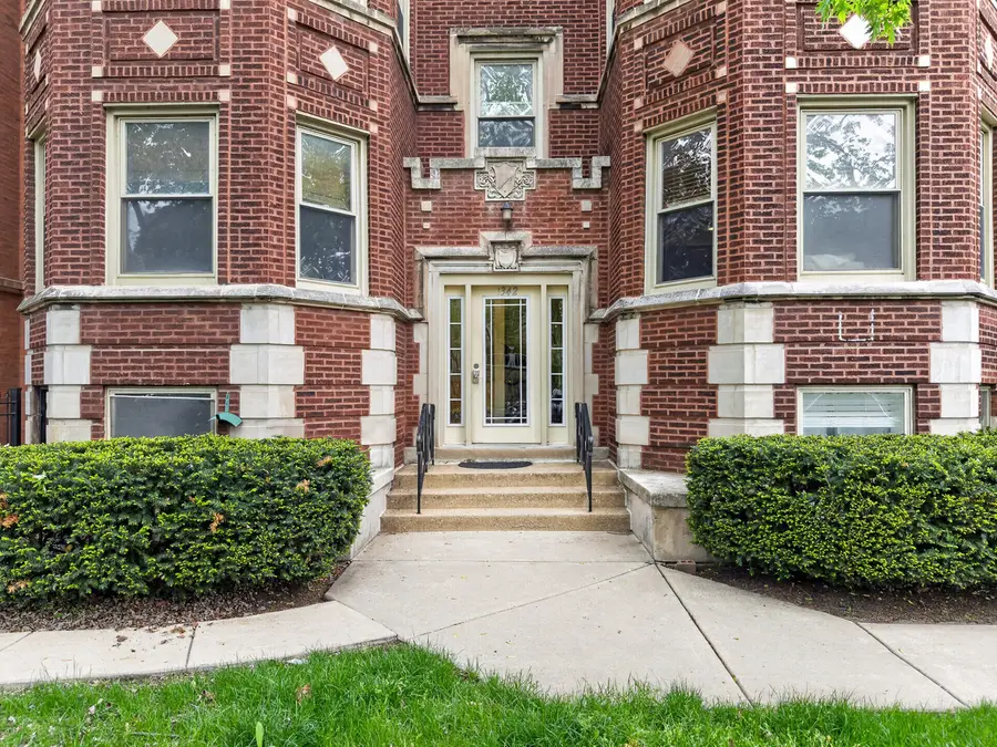 1342 W Greenleaf Avenue #1A, Chicago, IL 60626 - #2