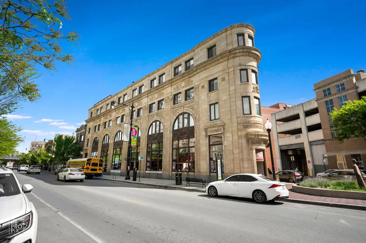 3325 N Lincoln Avenue #302, Chicago, IL 60657 - #1