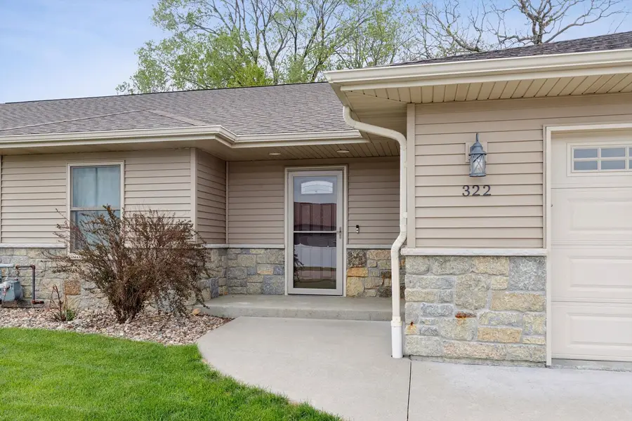 322 E River Court, Camanche, IA 52730 - #3
