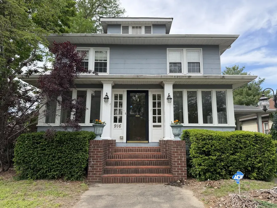 916 Illinois Avenue, Murphysboro, IL 62966 - #2