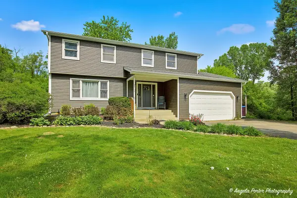 2711 Old Oak Drive, McHenry, IL 60050