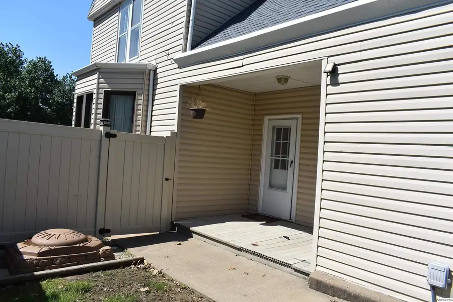 1843 Spring St, Quincy, IL 62301 - #3