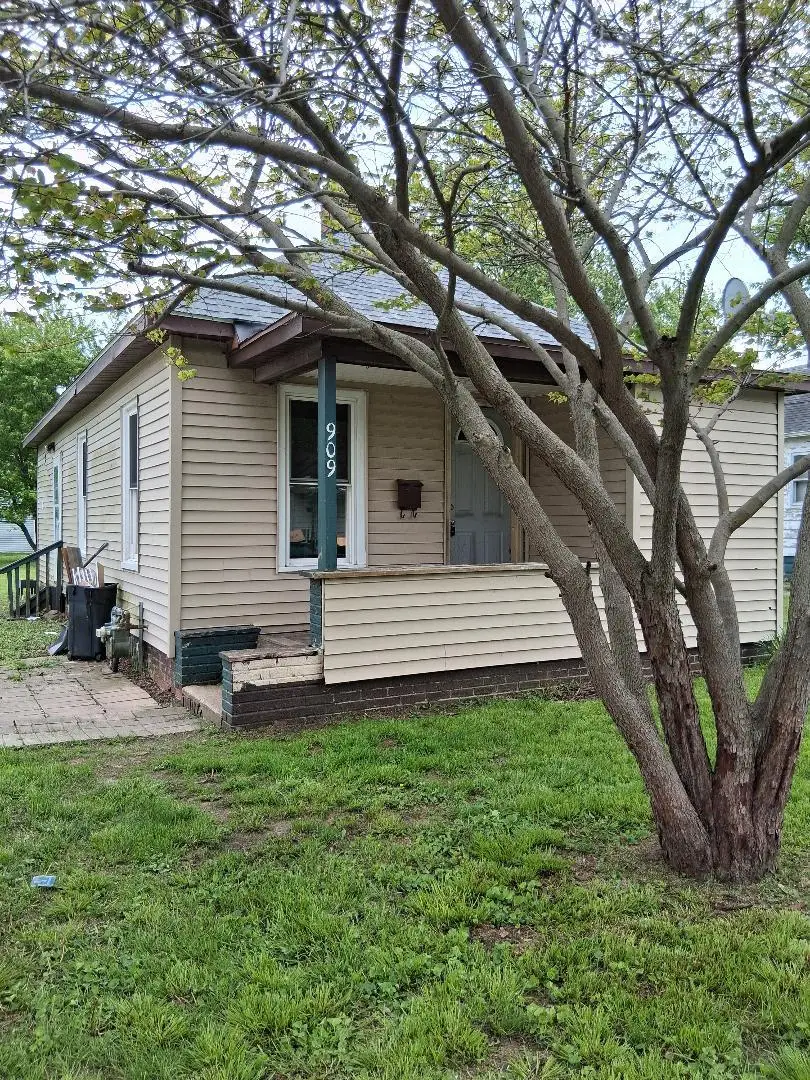 909 Cable Street, Streator, IL 61364 - #1