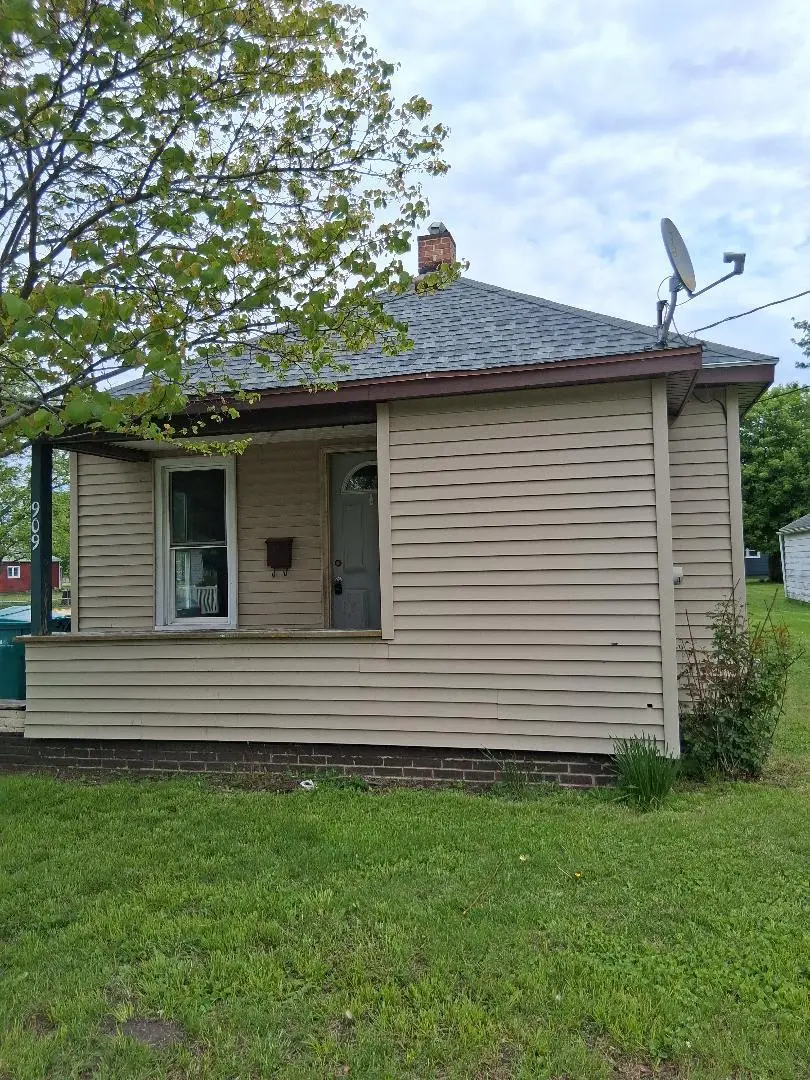 909 Cable Street, Streator, IL 61364 - #2