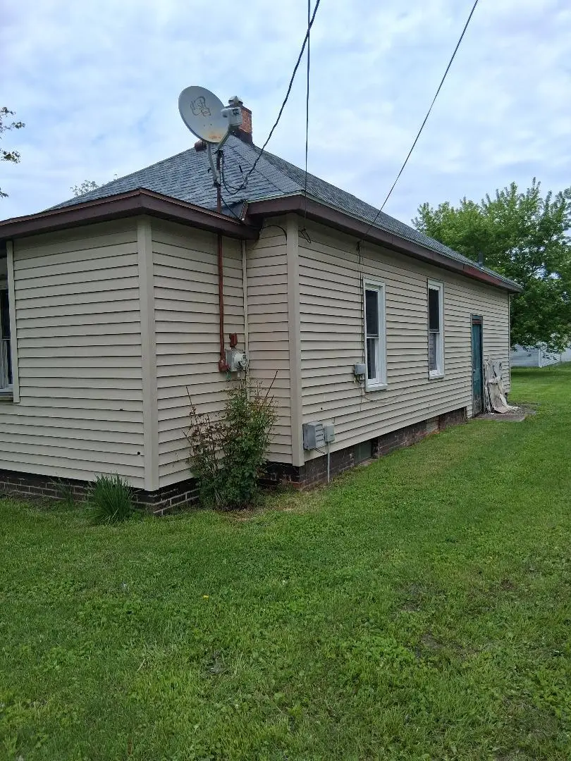 909 Cable Street, Streator, IL 61364 - #3