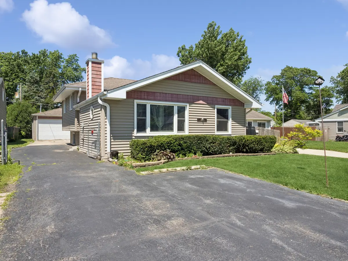 4006 Liberty Boulevard, Westmont, IL 60559 - #1