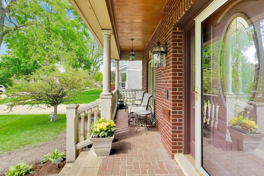 327 S Knight Avenue, Park Ridge, IL 60068 - #3