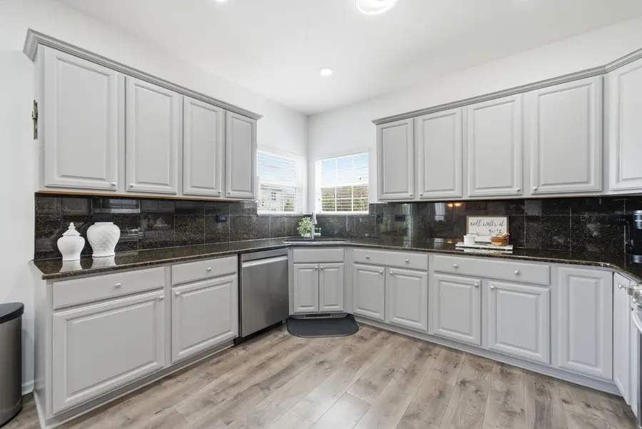 109 Valencia Parkway, Gilberts, IL 60136 - #2