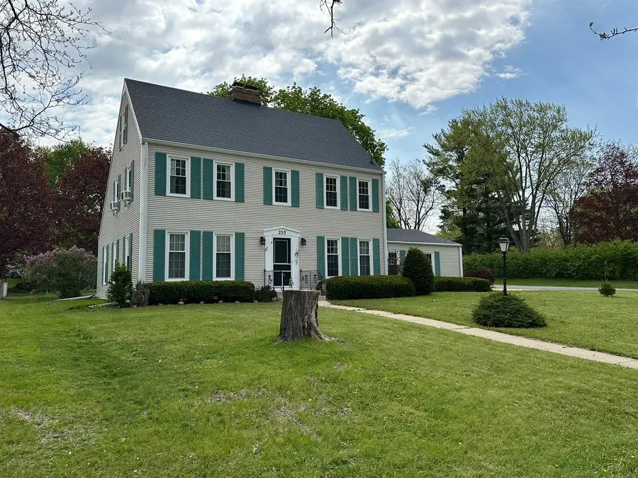 253 Park Crest Drive, Freeport, IL 61032 - #3