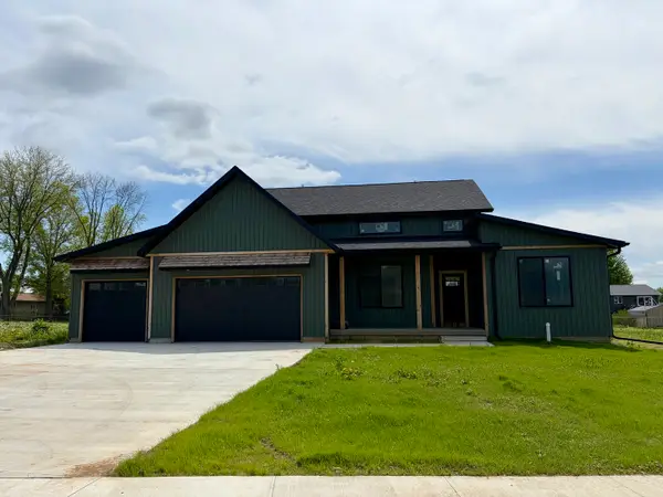 1819 Zara, Clinton, IA 52732
