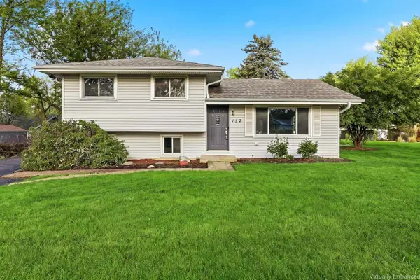152 Skyline Drive, Carpentersville, IL 60110