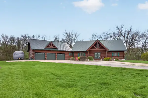 20805 Mackinaw Bluffs Road, Lexington, IL 61753