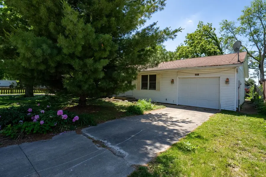 508 N Pearl Street, Forrest, IL 61741 - #3