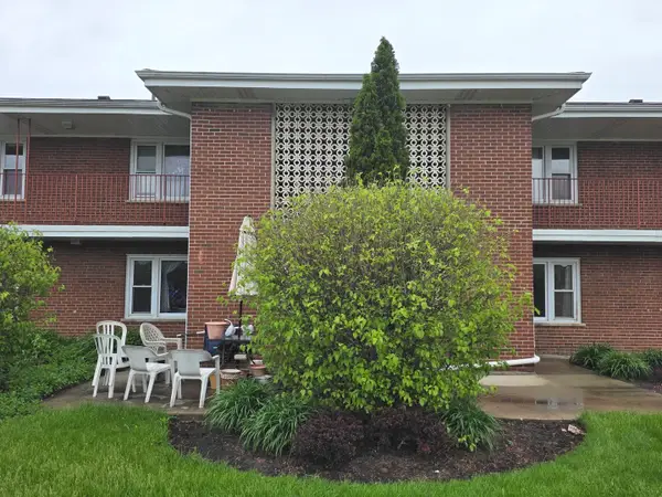 1105 Holiday Lane #6, Des Plaines, IL 60016