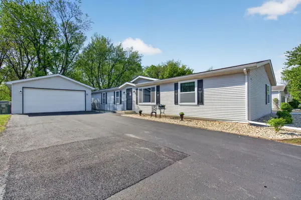 22533 S Woodside Drive, Channahon, IL 60410