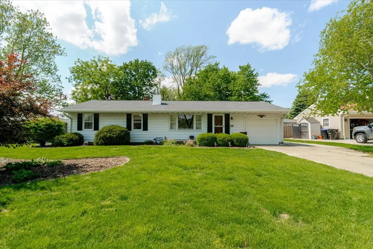 302 Radliff Road, Bloomington, IL 61701 - #1