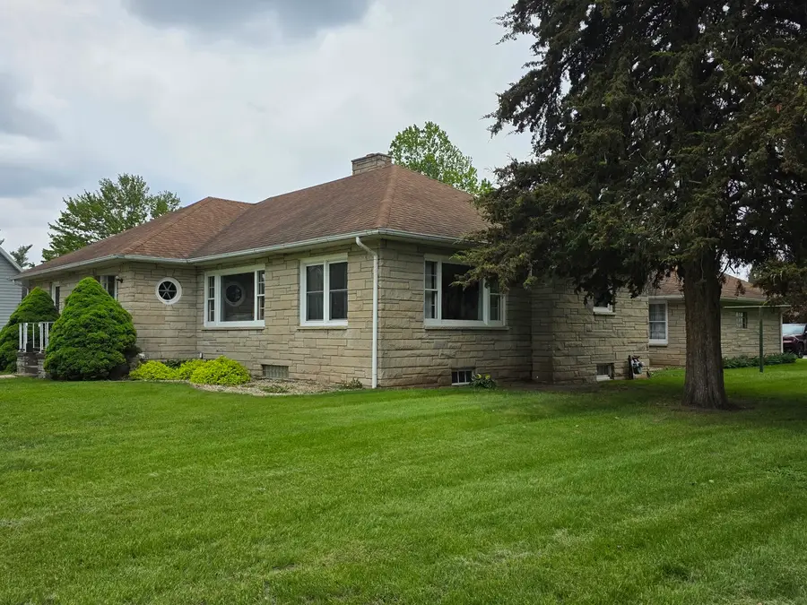 209 W 2nd Street, Prophetstown, IL 61277 - #2