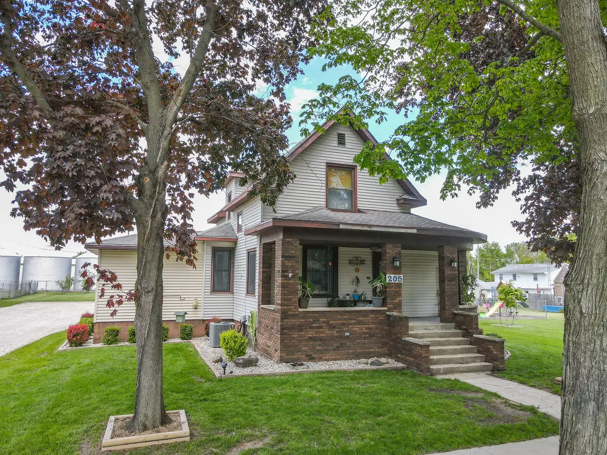 205 W 6th Street, Aroma Park, IL 60910 - #1