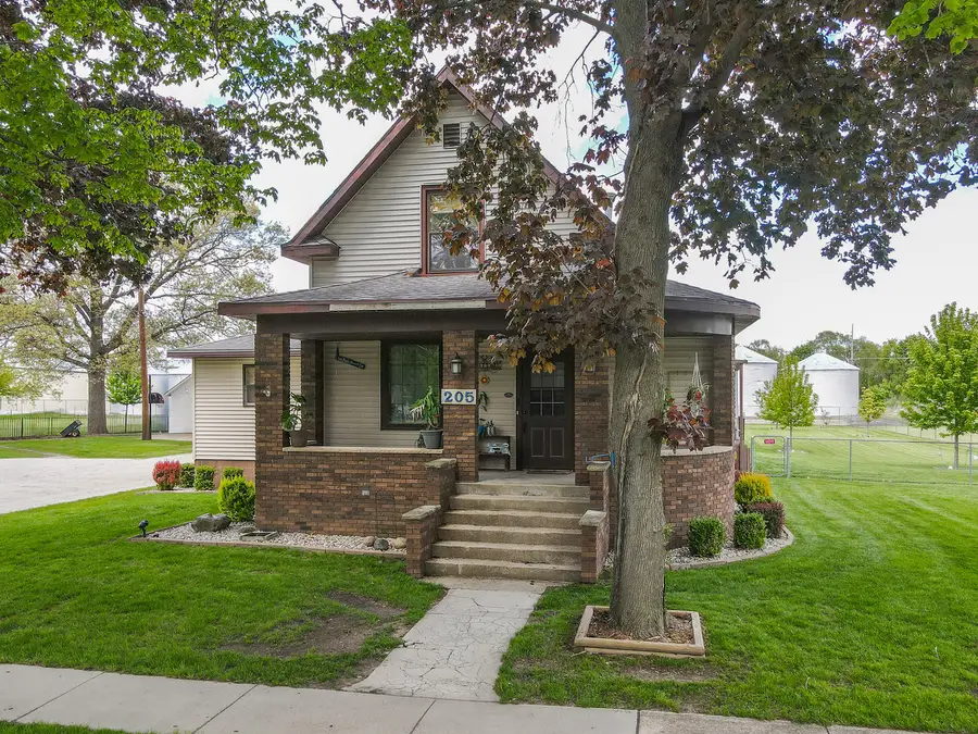 205 W 6th Street, Aroma Park, IL 60910 - #2