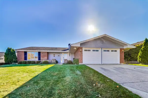 1145 Nottingham Lane, Hoffman Estates, IL 60169