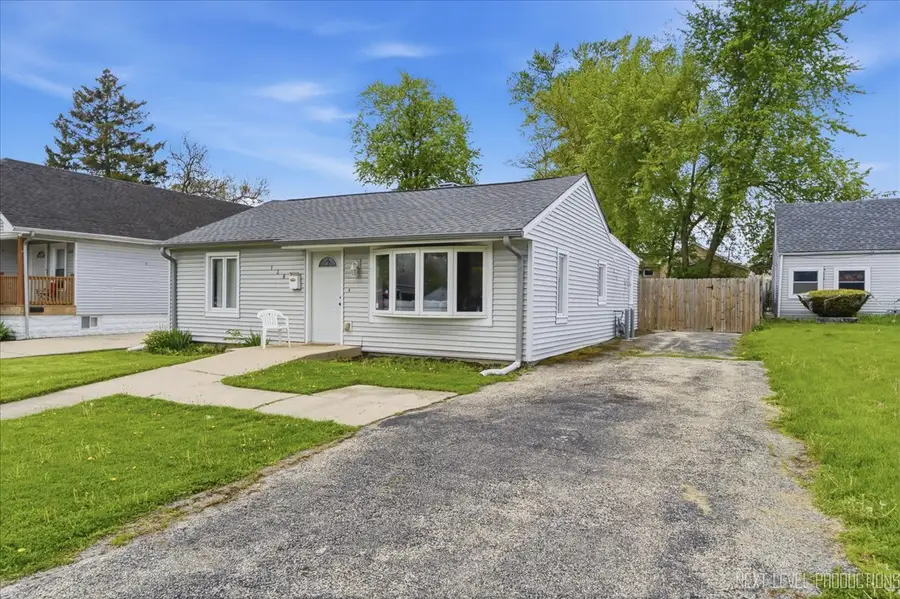 138 N Calhoun Street, Aurora, IL 60505 - #2