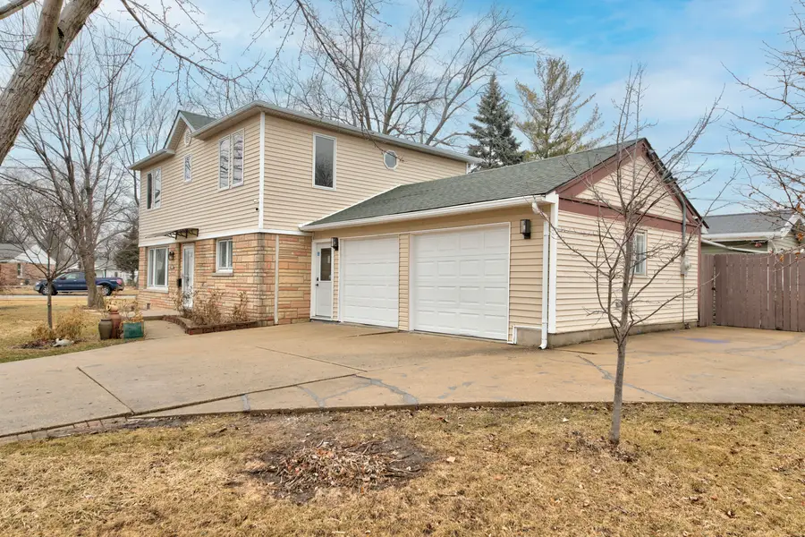 2659 Eisenhower Drive, Des Plaines, IL 60018 - #3