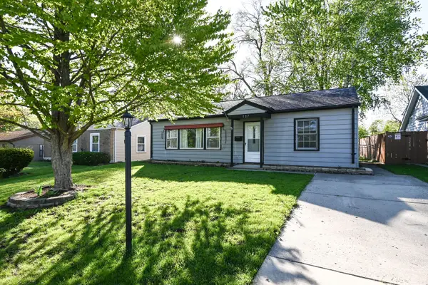 127 S Hawthorne Boulevard, Mundelein, IL 60060