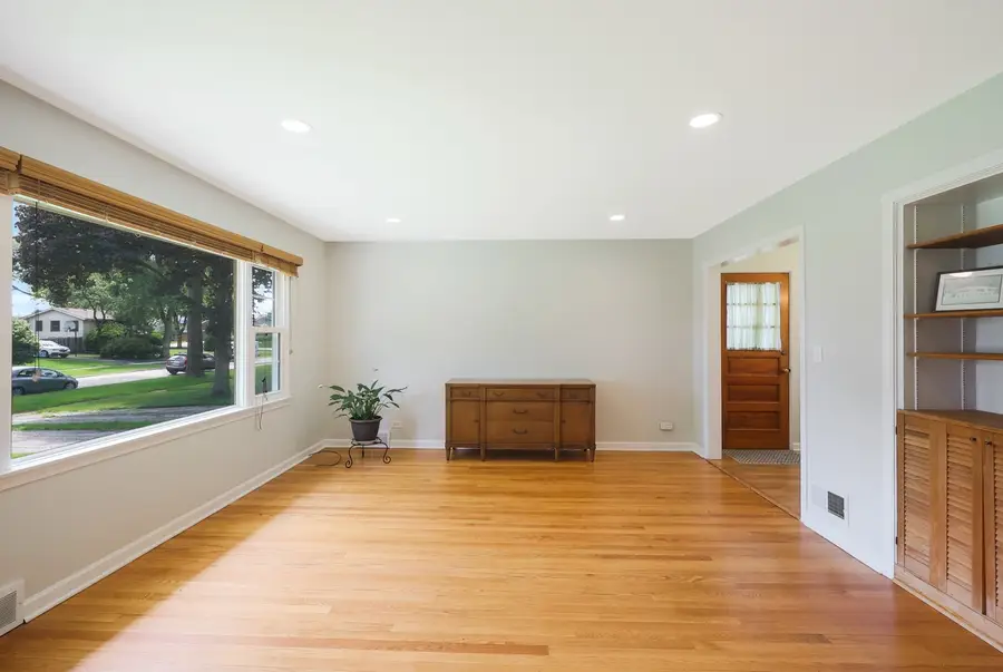 1615 E Evergreen Street, Wheaton, IL 60187 - #2
