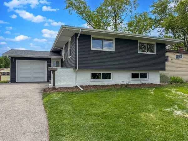 2541 75th Street, Woodridge, IL 60517