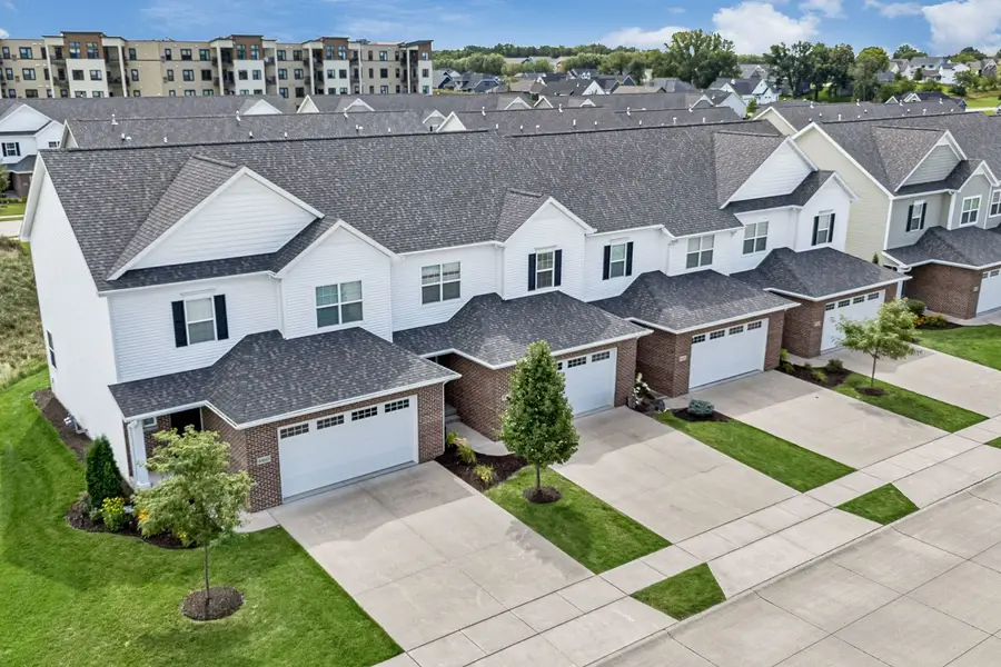 4411 Slate Creek Drive, Bettendorf, IA 52722 - #3