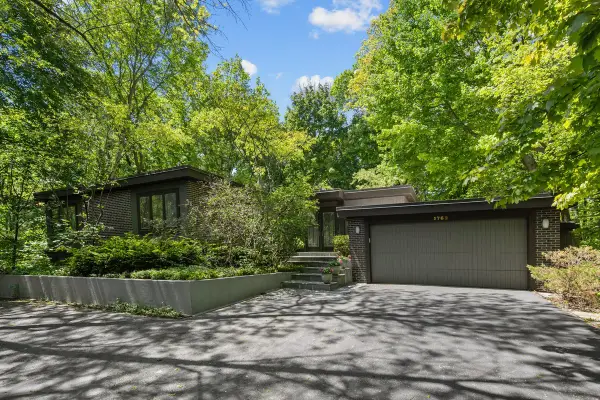 1762 Linden Avenue, Highland Park, IL 60035
