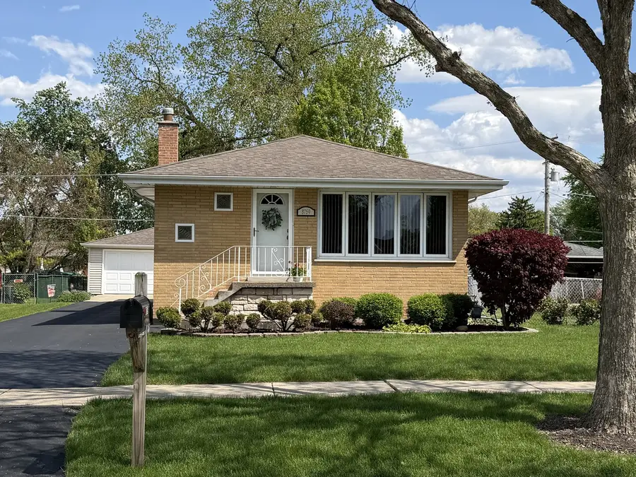 8759 Natoma Avenue, Oak Lawn, IL 60453 - #2