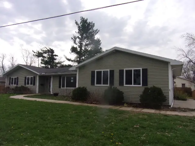 902 E Richardson Street, Farmer City, IL 61842 - #1