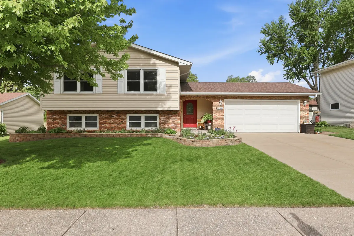 3706 Tam O Shanter Drive, Bettendorf, IA 52722 - #1