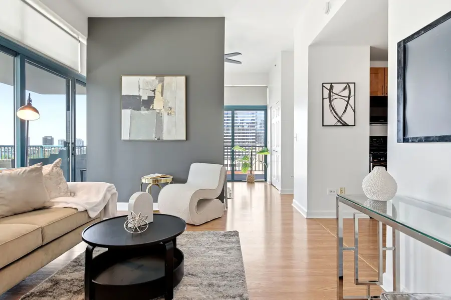 340 W Superior Street #1009, Chicago, IL 60654 - #2