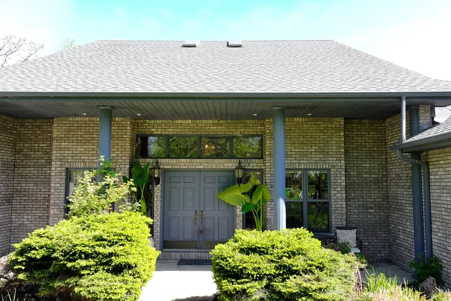3900 Valley Oaks Drive, Clinton, IA 52732 - #2
